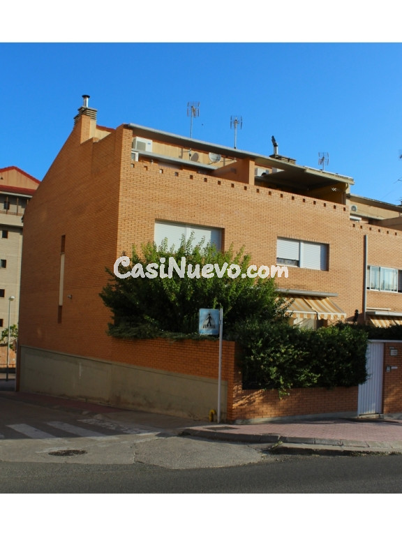 Adosada en Venta en Alcañiz Teruel