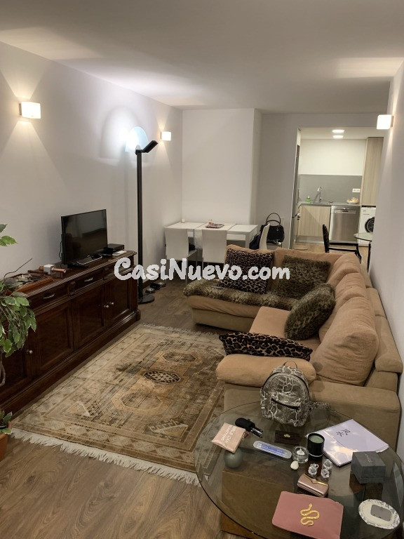 Piso en Alquiler en Barcelona Barcelona LES CORTS