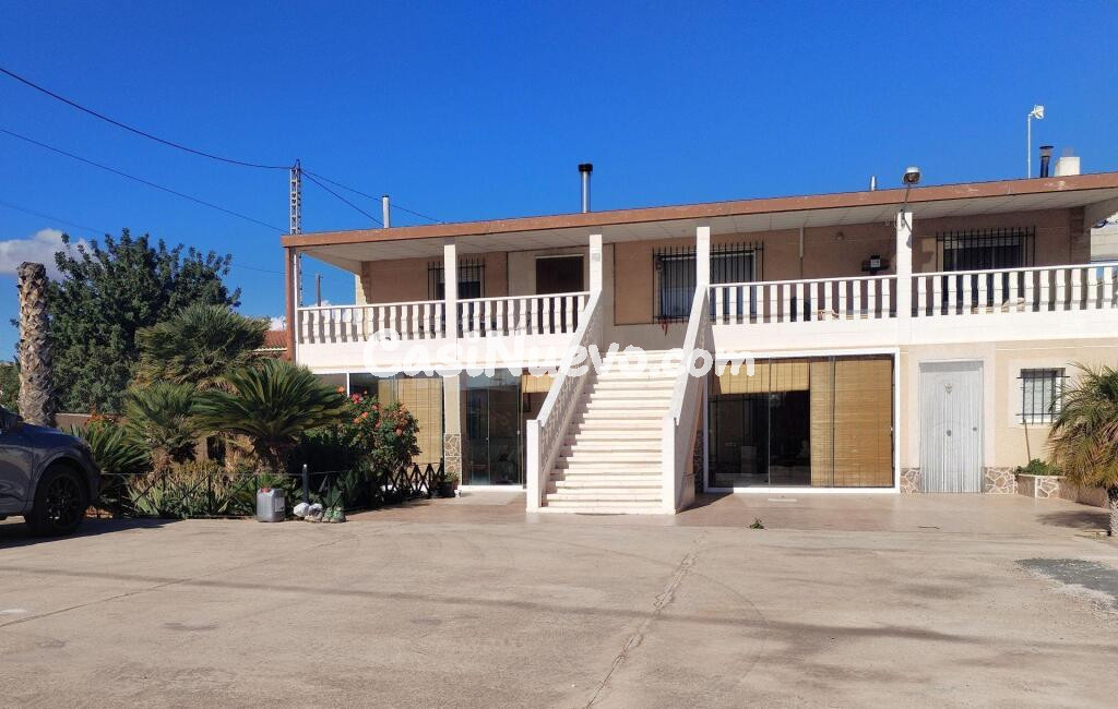Casa-Chalet en Venta en Novelda Alicante