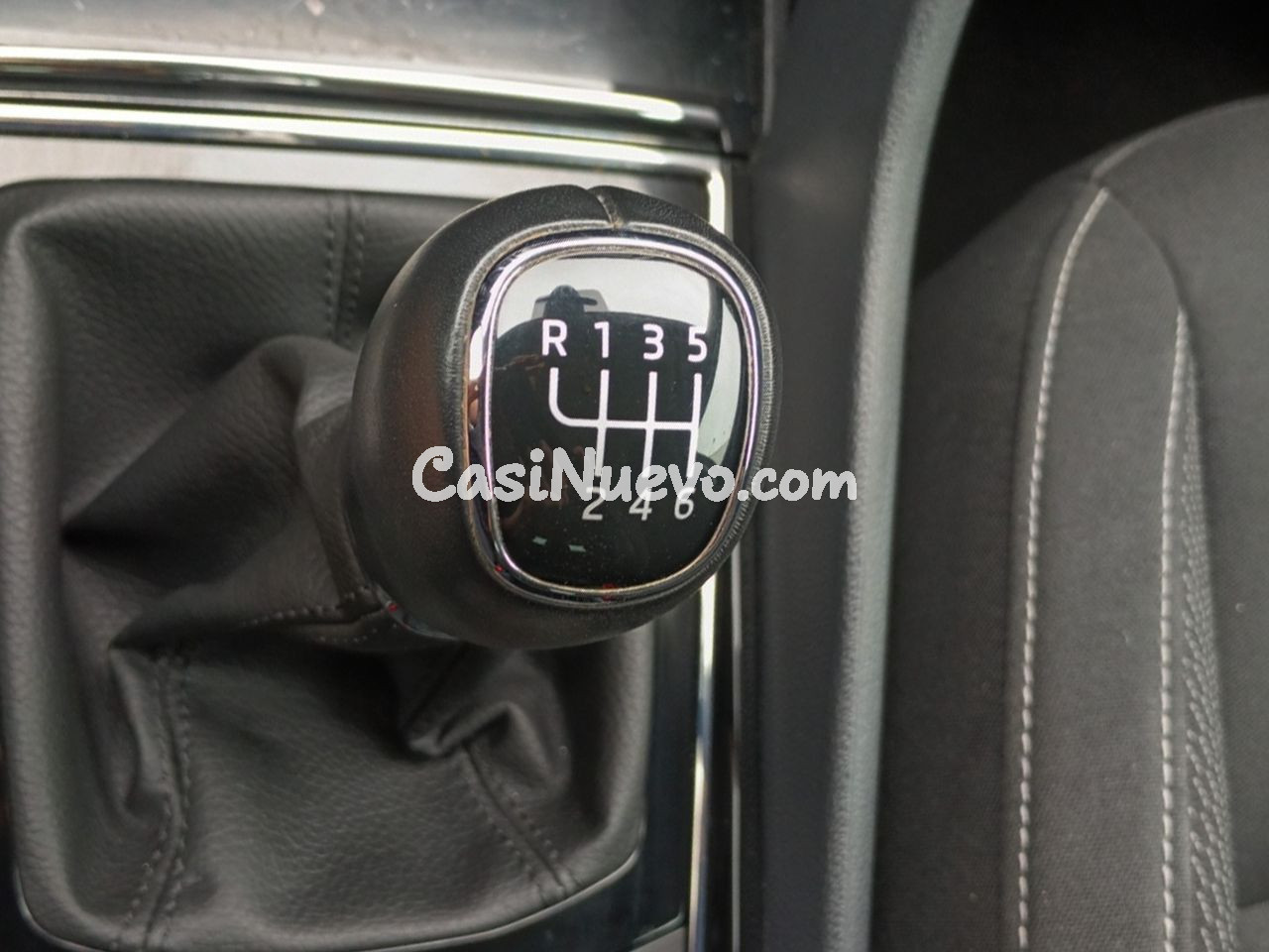 Skoda Karoq 2.0 TDI Ambition - foto 12