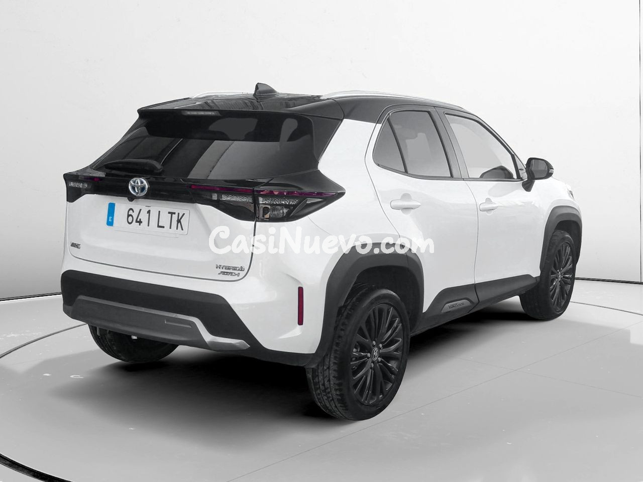 Toyota Yaris Cross Hybrid AWD-i Adventure