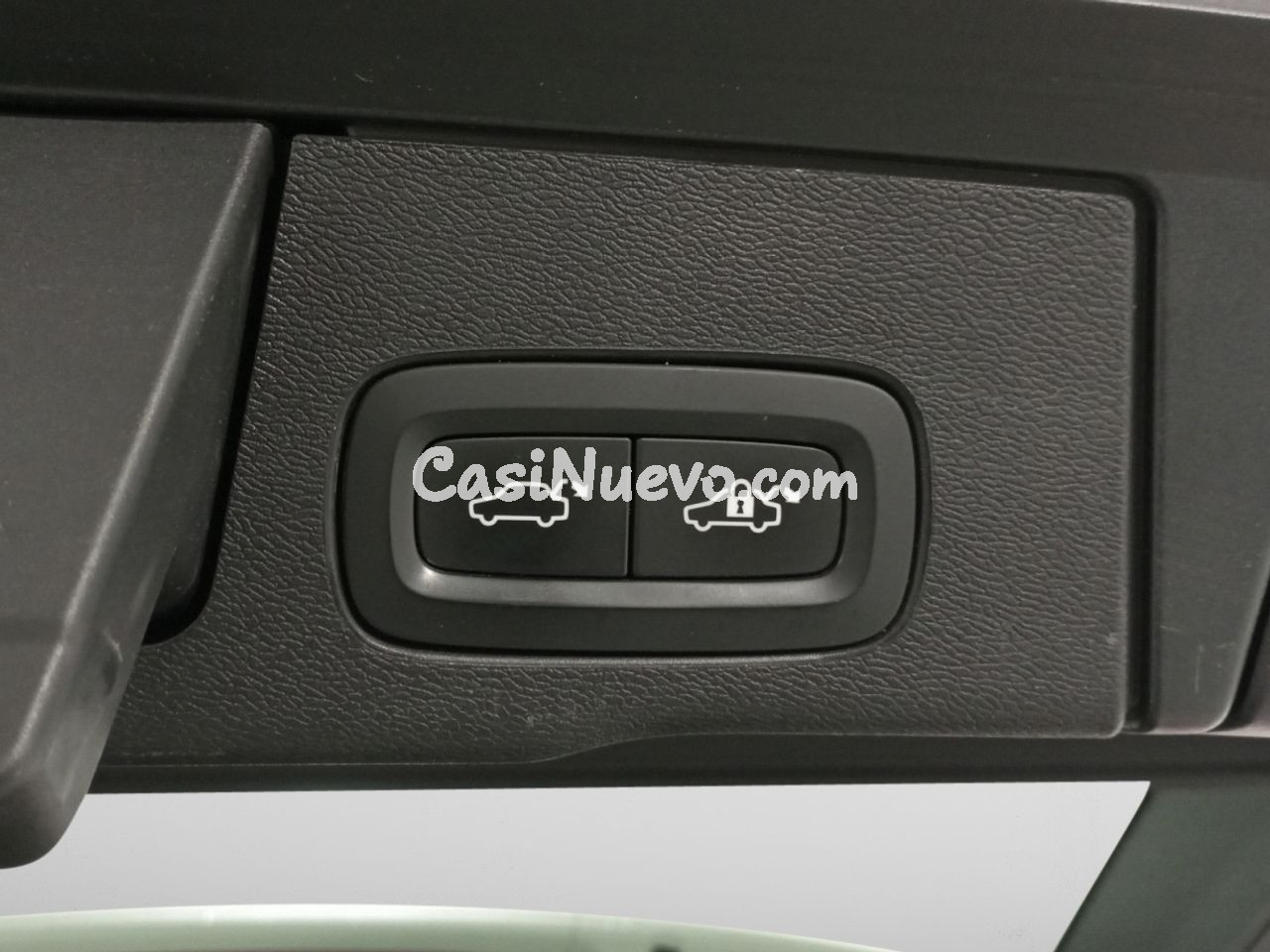 Volvo XC60 R-Design - foto 24