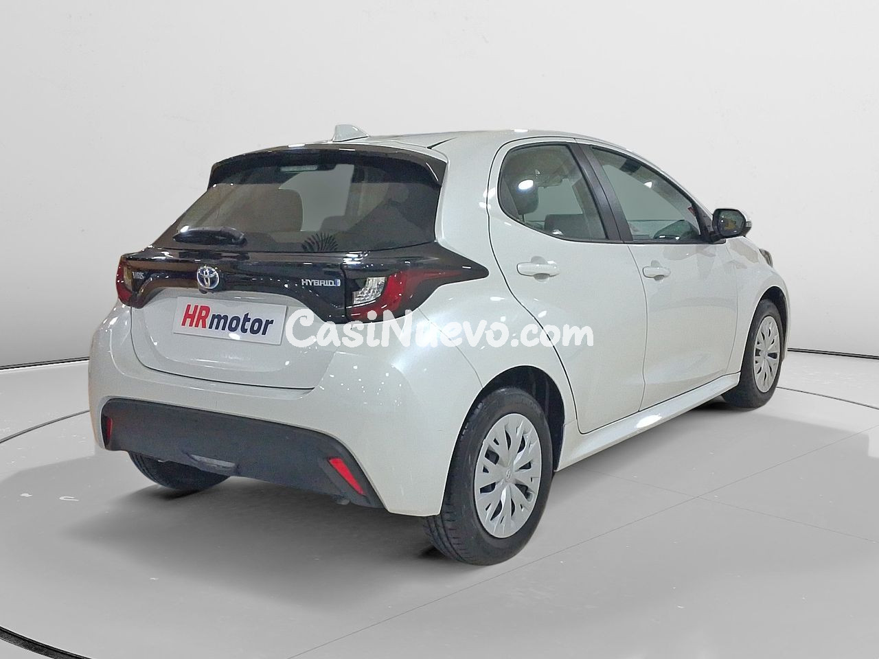 Toyota Yaris Hybrid 2WD Bussines