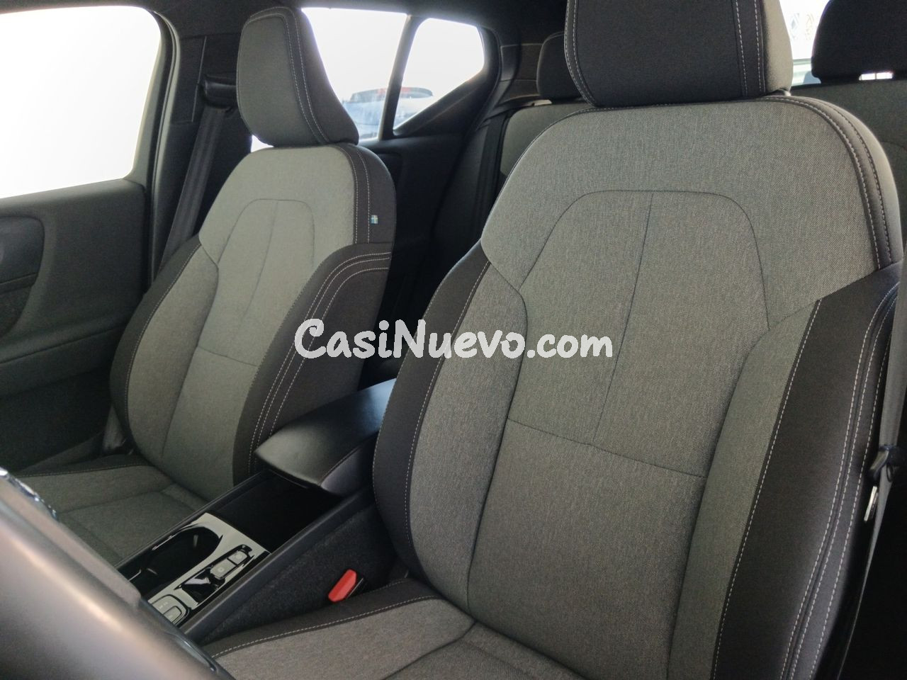 Volvo XC40 Plus Dark - foto 20