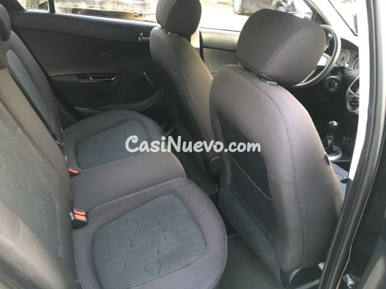 Hyundai i20 1.2 - foto 8