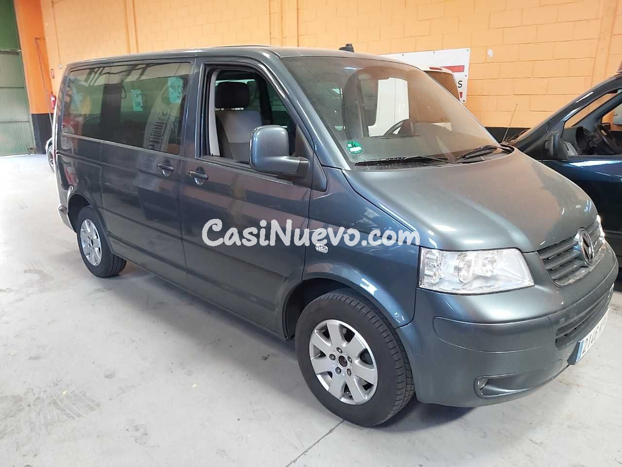 Volkswagen Multivan T5 2.5 TDI