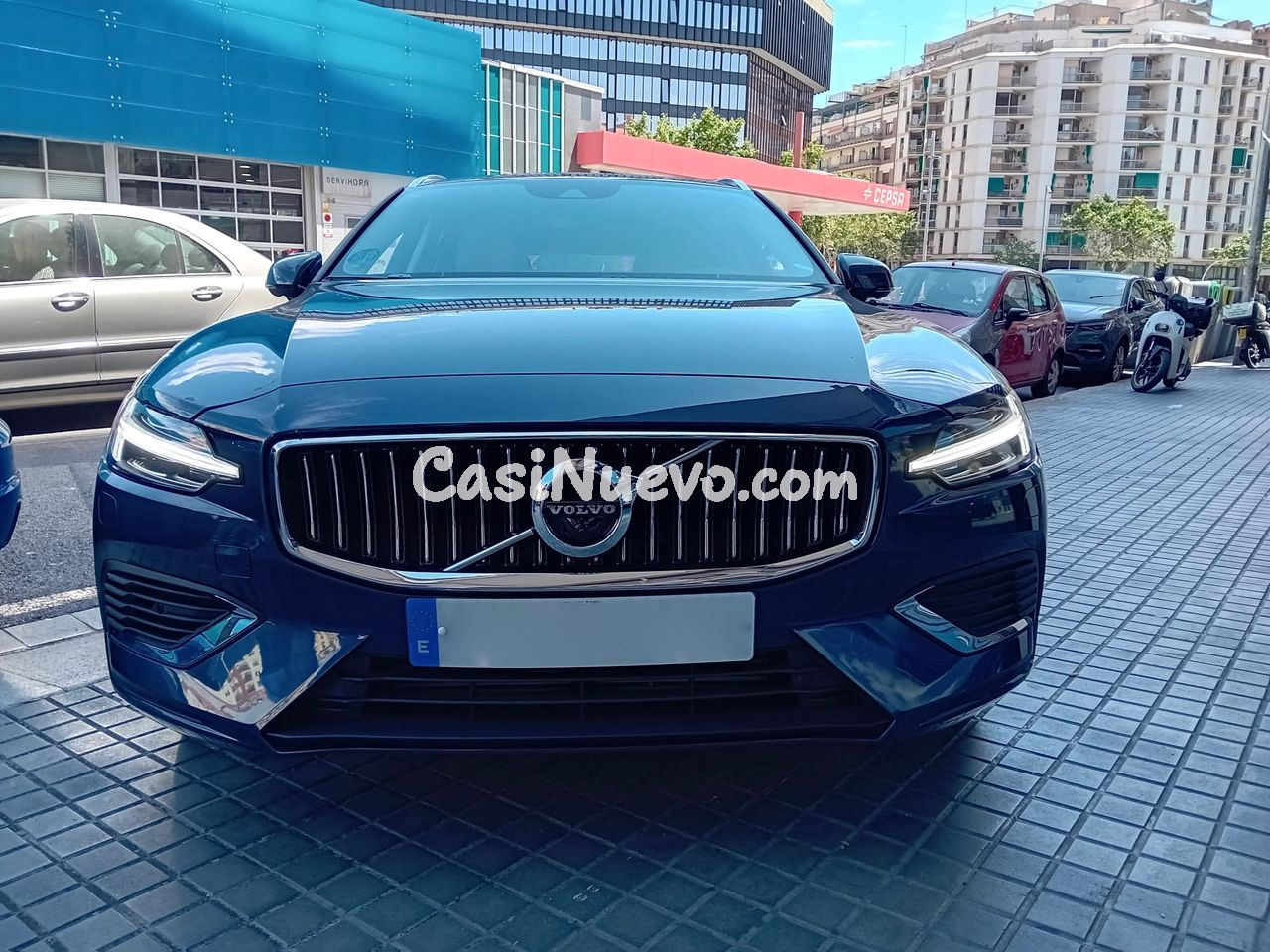 Volvo V60 RECHARGE T6 R-DESIGN AWD