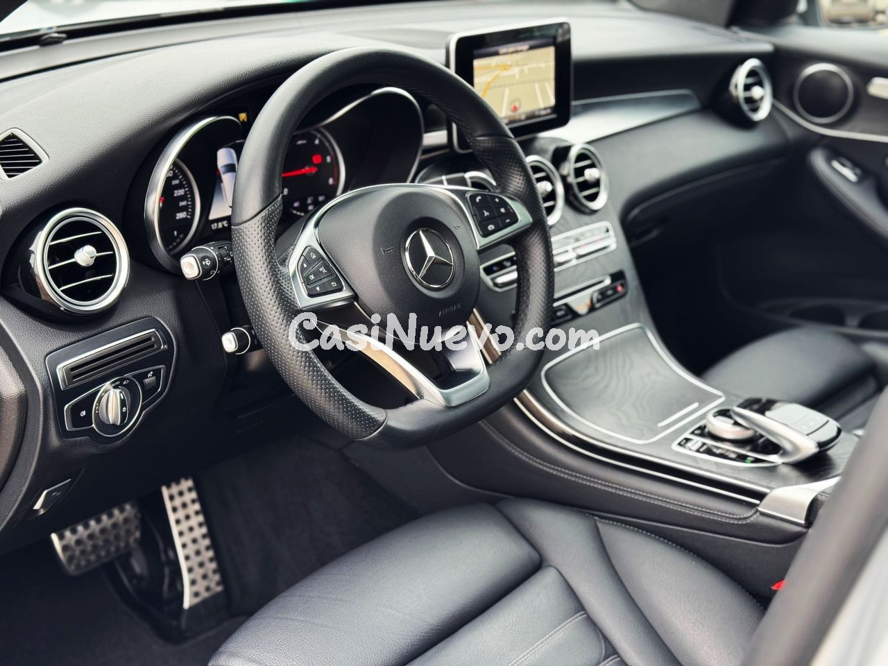 Mercedes Clase GLC 220d 4MATIC AMG LINE con TECHO PANORÁMICO, CUERO...