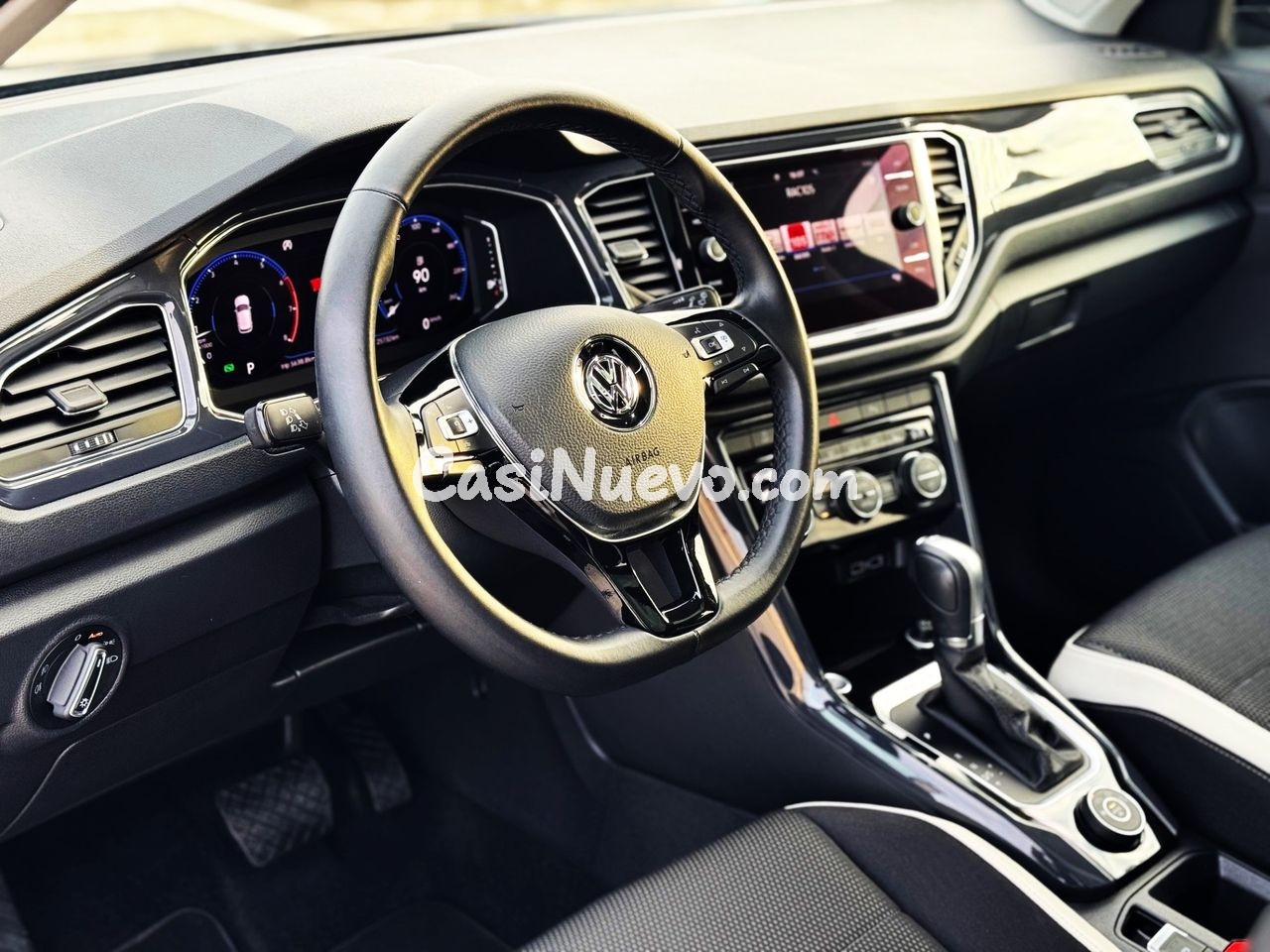 Volkswagen T-Roc 2.0 TSi SPORT 4MOTION DSG 190cv con 25.000 kms y TECHO PANORÁMICO...