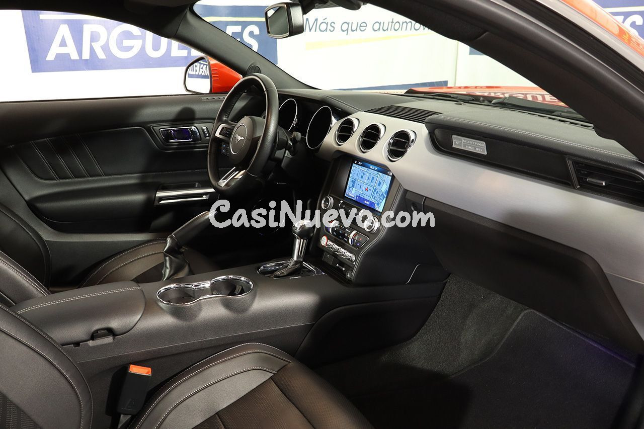 Ford Mustang 2.3 EcoBoost Fastback Auto 314cv - foto 9