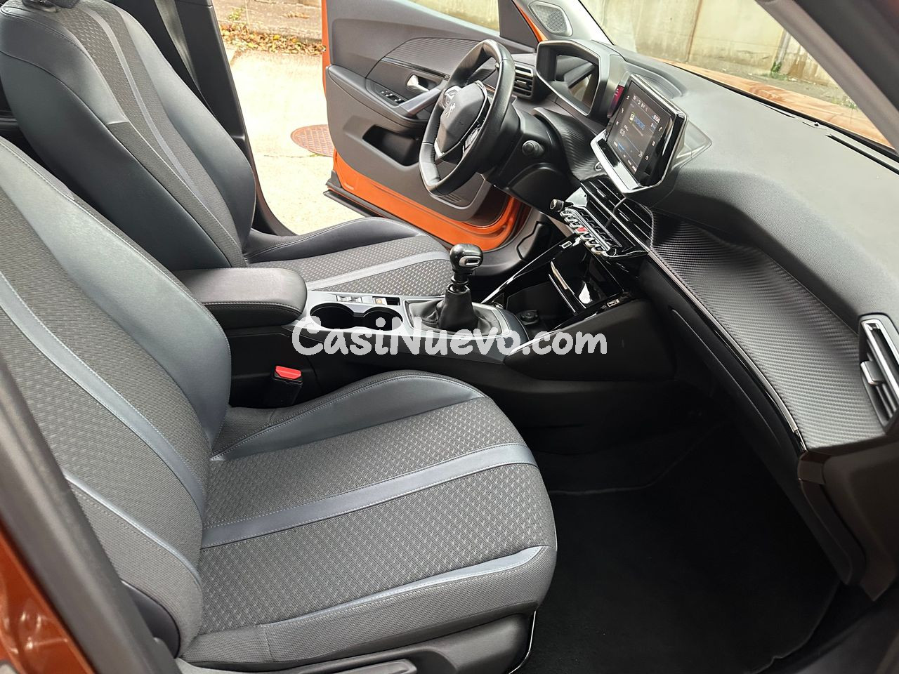 Peugeot 2008 1.2 T - foto 32