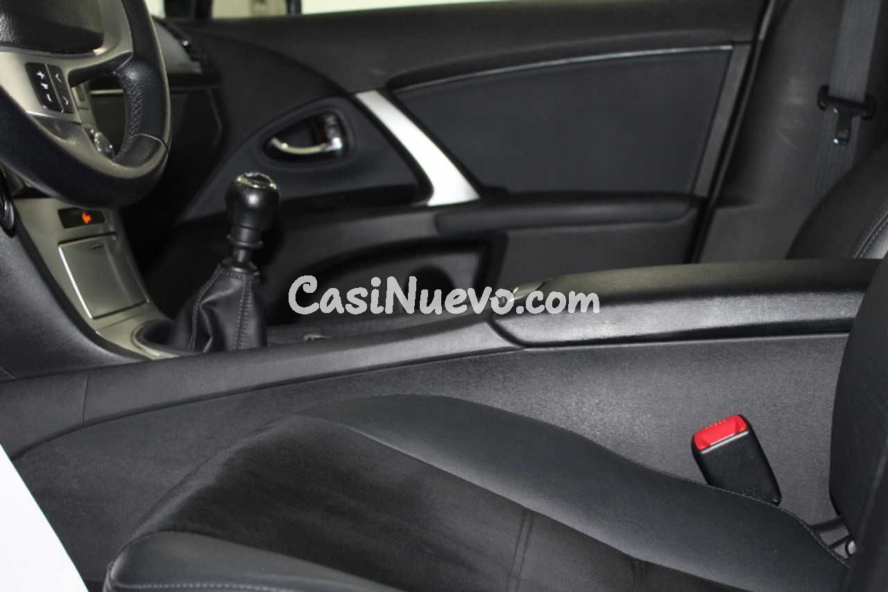 TOYOTA AVENSIS advance cs 120d - foto 20