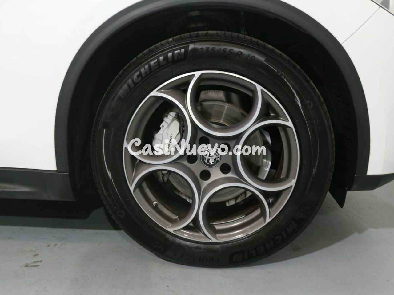 Alfa Romeo Stelvio 2.2 Diesel 140kW (190cv) SPRINT AWD - foto 40