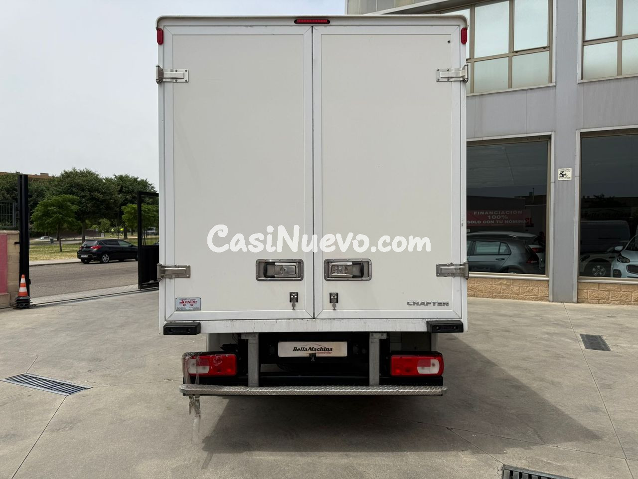 Volkswagen Crafter CARROZADA L4 177 CV CON TRAMPILLA - foto 7
