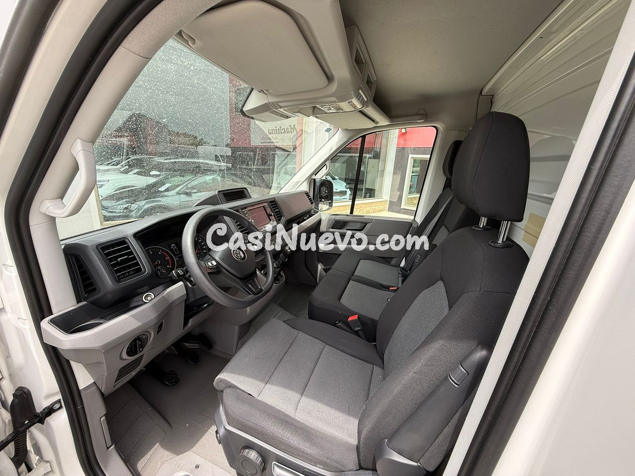 Volkswagen Crafter CARROZADA L4 177 CV CON TRAMPILLA - foto 11