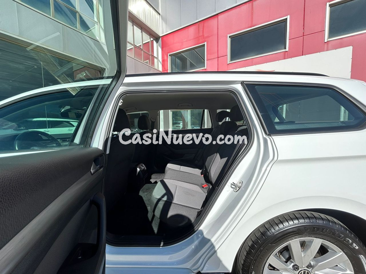 Volkswagen Passat Variant Business 2.0 TDI 110kW - foto 10