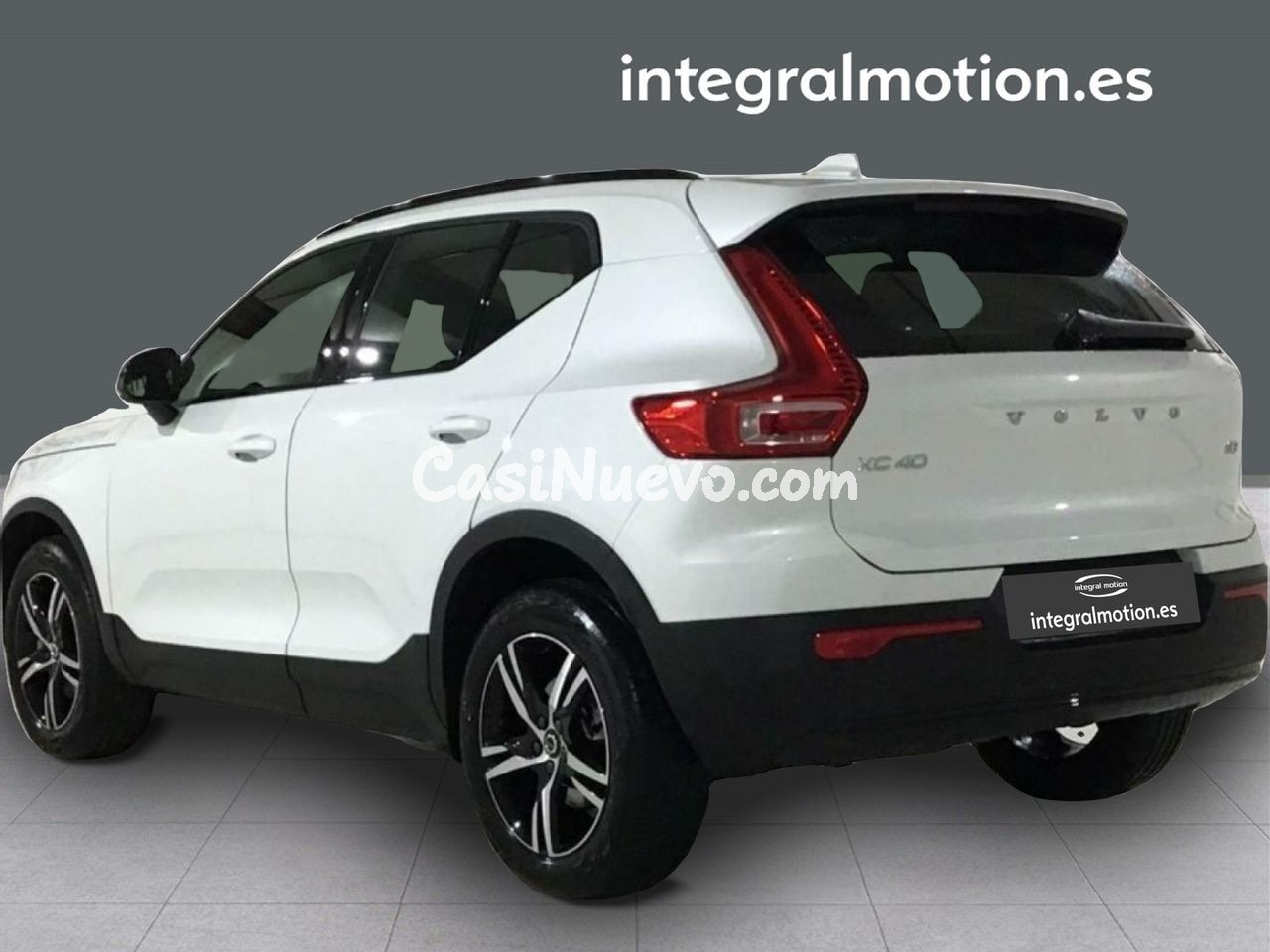 Volvo XC40 2.0 B3 G Plus Dark Auto