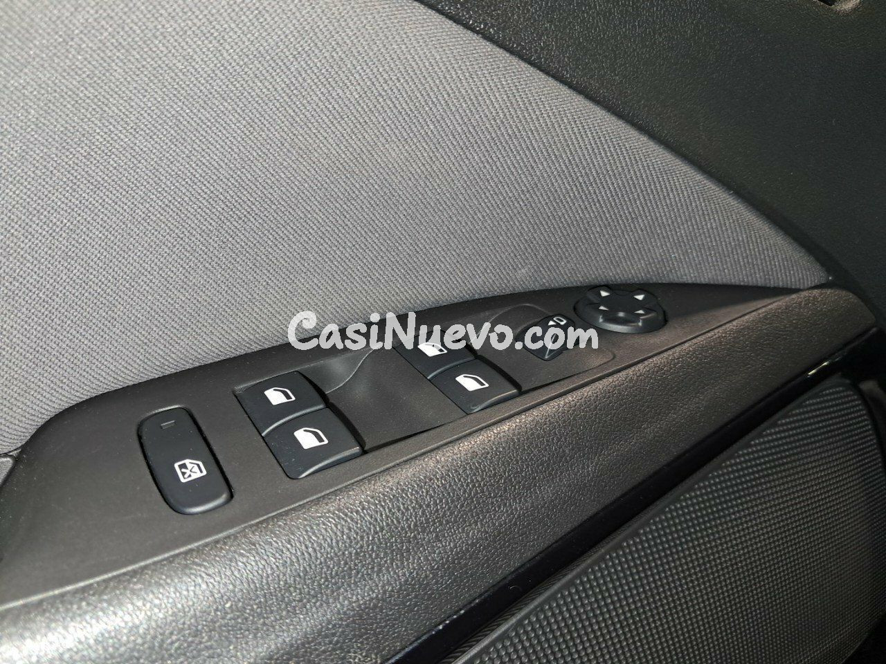 Opel Crossland X 1.2 81kW Design Line 120 Aniversario S/S - foto 32