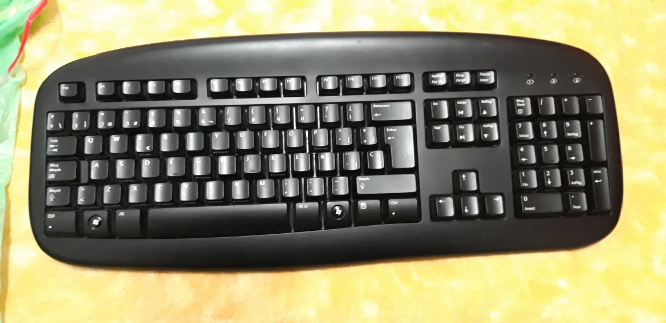 se vende teclado de ordenador