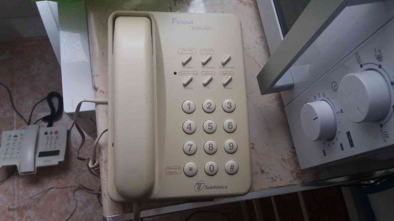Vendo teléfonos fijos .