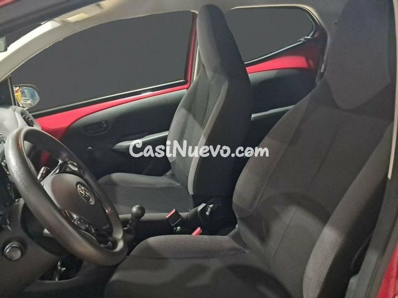 Toyota Aygo 1.0 70 x-play - foto 5