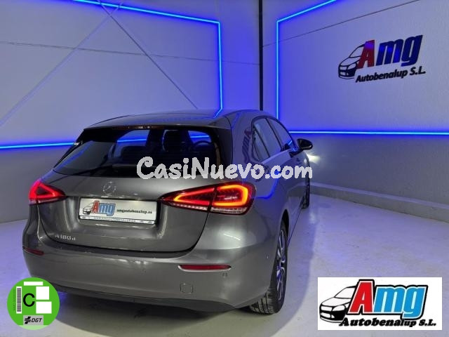 MERCEDES - Clase A - A 180 Sedán