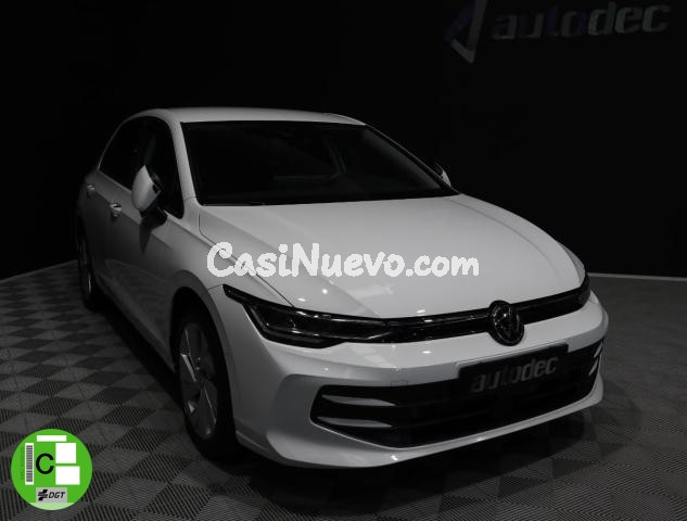 VOLKSWAGEN - Golf