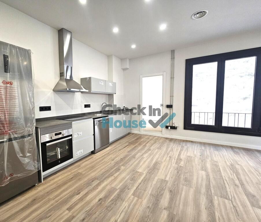 Piso en Venta en Sant Feliu De Guixols Girona - foto 2
