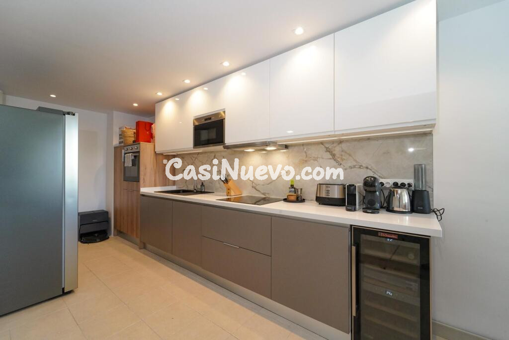 Elegancia, luz y tranquilidad en Elviria – Apartamento exclusivo con terraza.