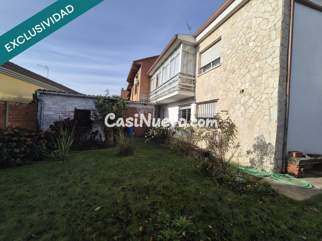 Detached two-storey house with garden