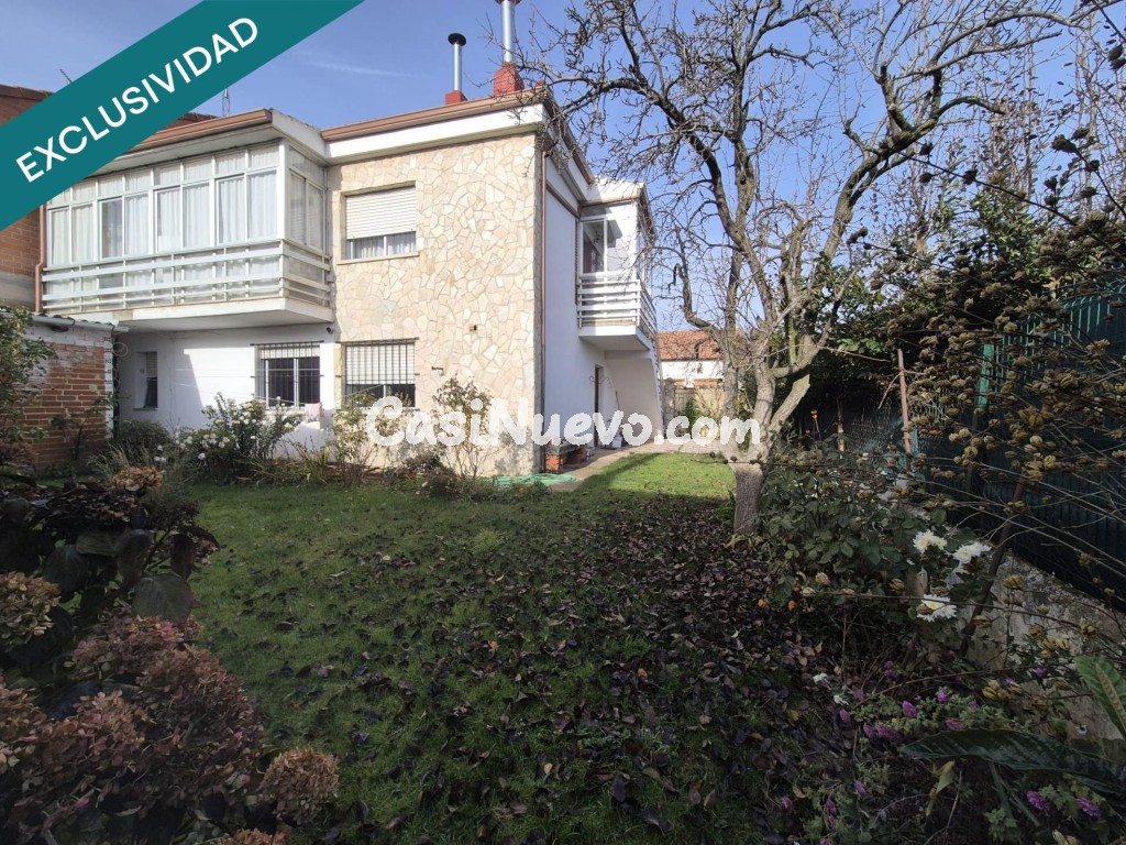 Detached two-storey house with garden