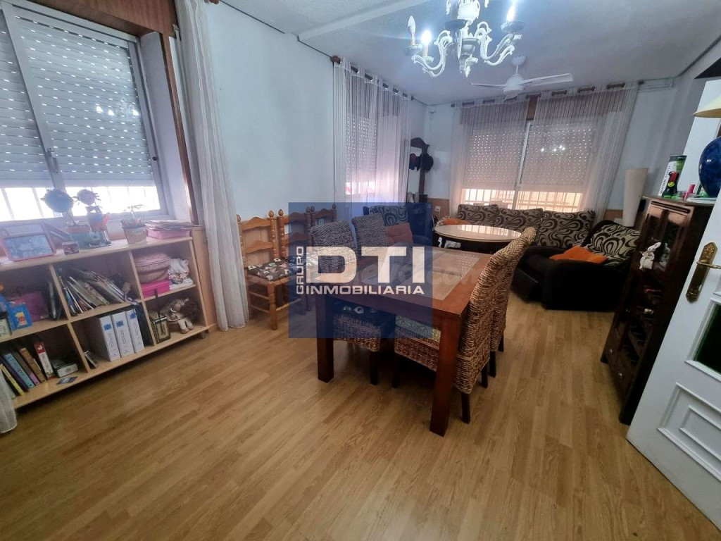 Chalet pareado en zona Fátima con amplitud y excelente comun