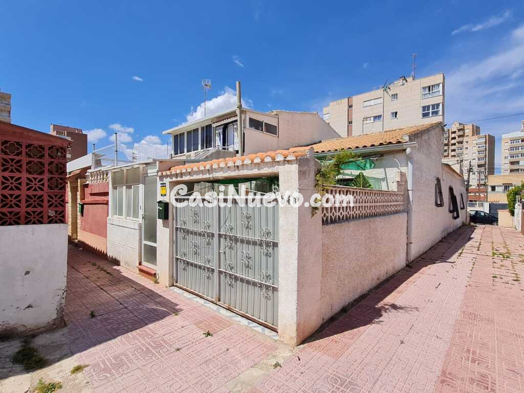 Adosada en Venta en Torrevieja Alicante