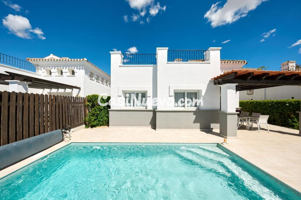 ? Villa independiente a estrenar con piscina privada en La Torre Golf Resort (Torre Pacheco)