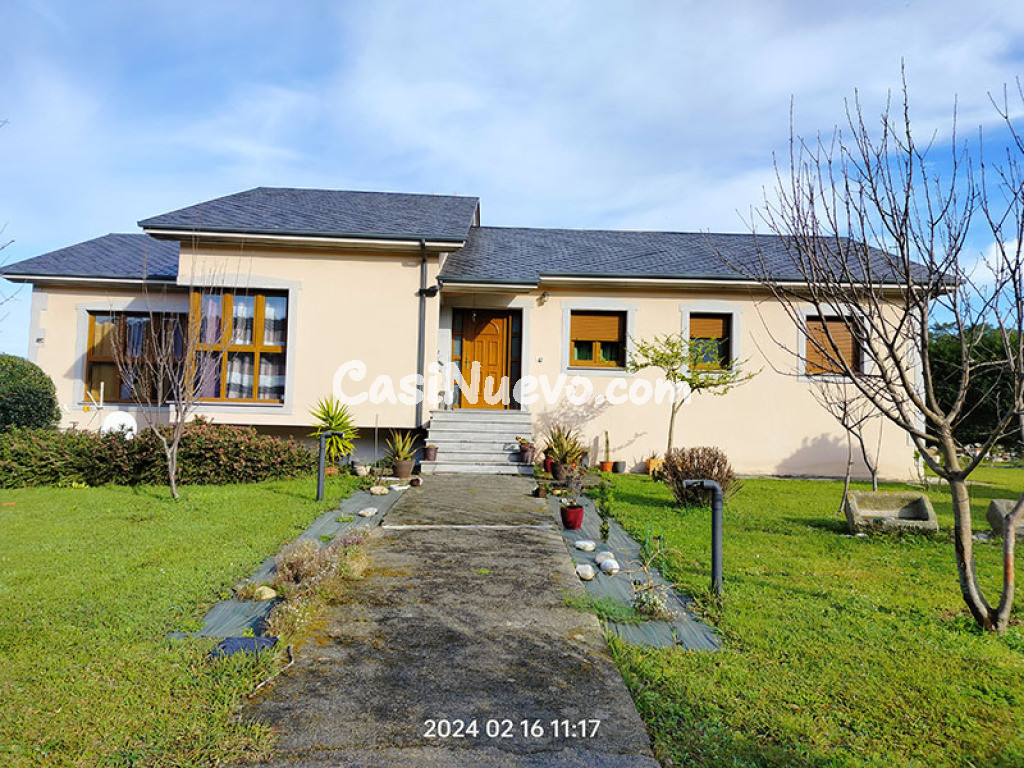 Casa-Chalet en Venta en San Cibrao (Cervo) Lugo
