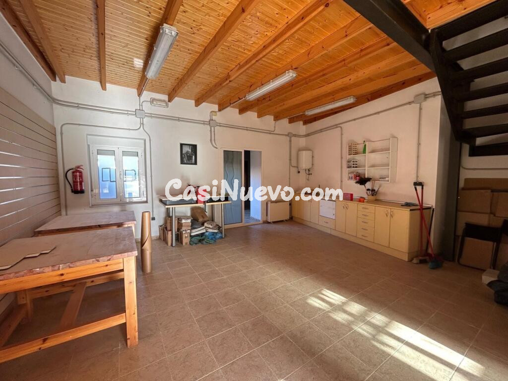 EXCELENTE OPORTUNIDAD PARA IMPLANTAR TU NEGOCIO Y/ O VIVIENDA.