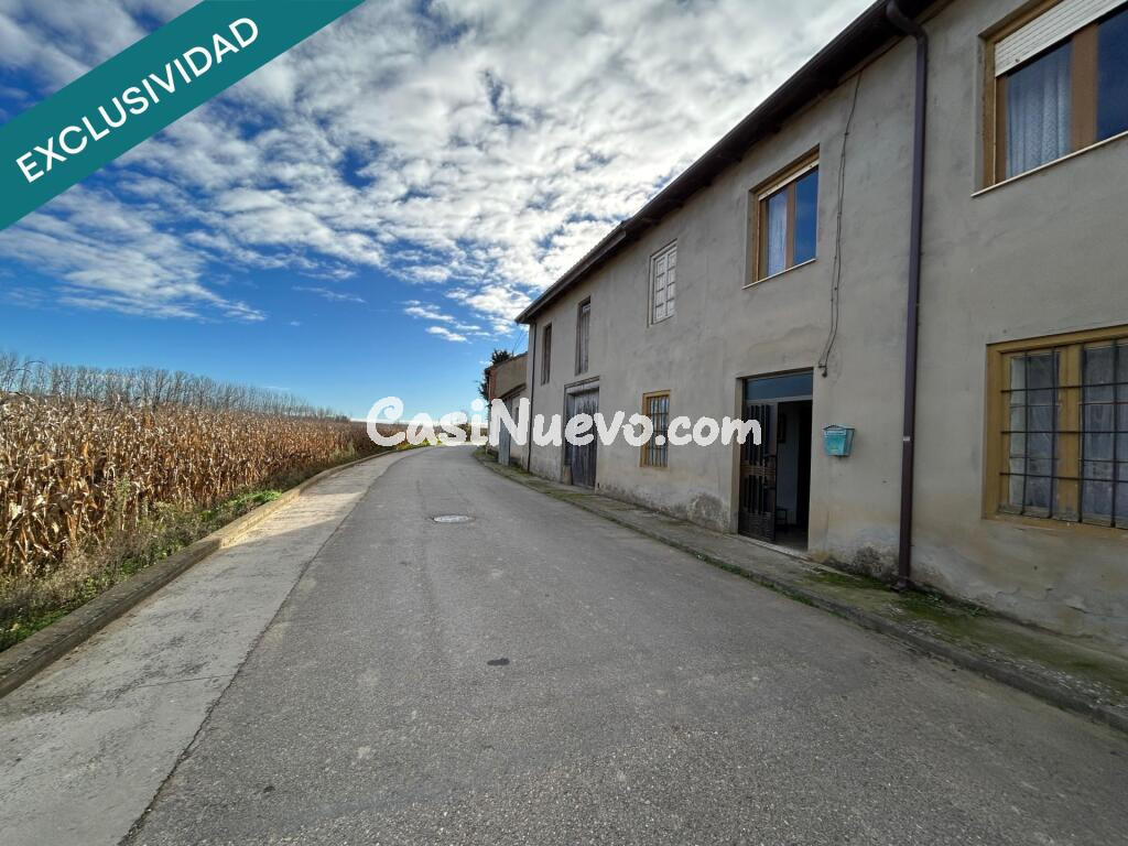 Casa de pueblo en venta en Carral de la Vega