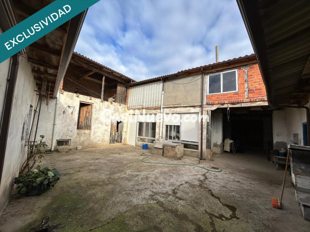Casa de pueblo en venta en Carral de la Vega