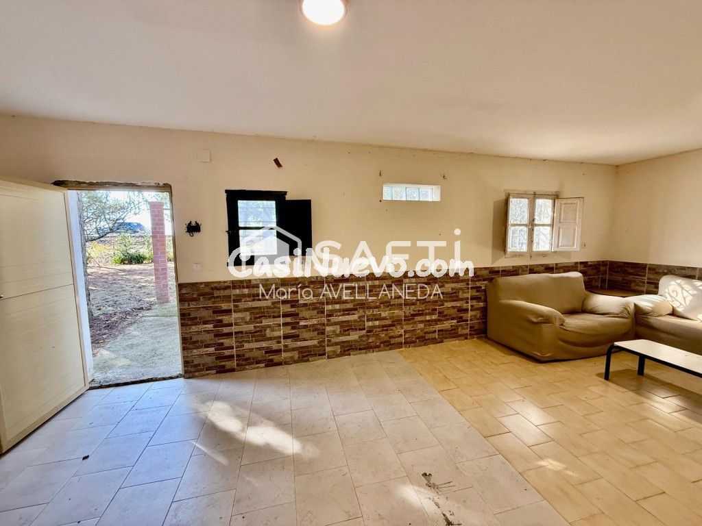 FINCA DE RECREO JUNTO A LAS PISCINAS DE VALENCIA DE DON JUAN.