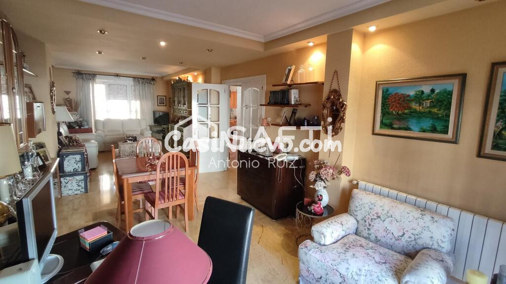 Casa unifamiliar en zona de la Atalaya. SIN COMISIÓN DE COMPRA.