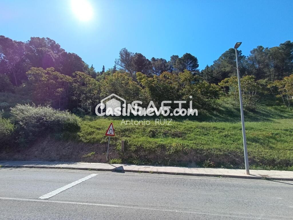Parcela urbana en La Iruela – Ampliable hasta 1.150 m² junto al Parque Natural. SIN COMISIÓN DE COMPRA.