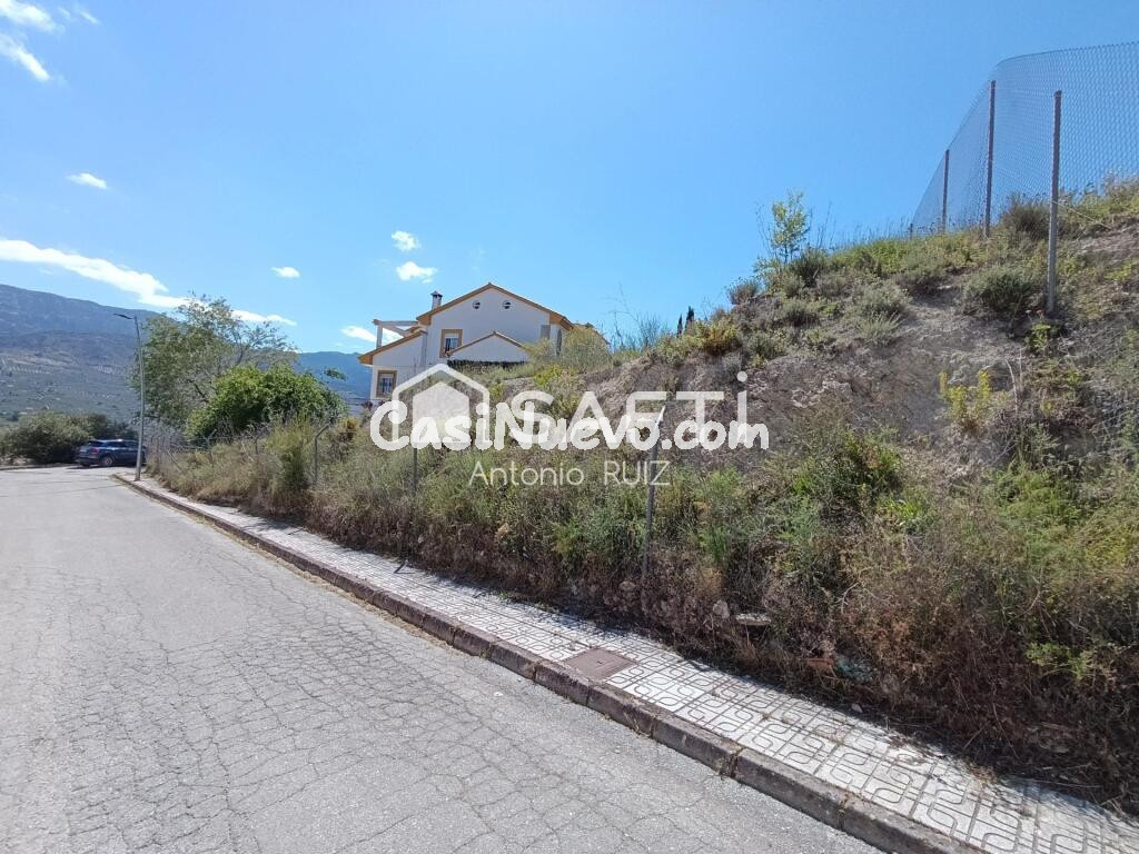Parcela urbana de 500 m² en Quesada con Proyecto. SIN COMISIÓN DE COMPRA.