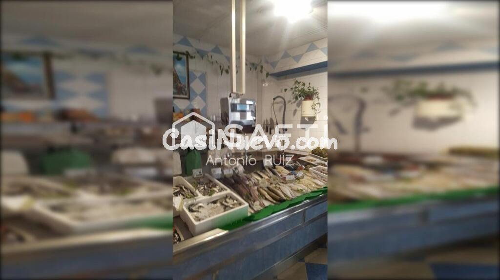Local comercial totalmente equipado – Ideal para pescadería o vivienda. SIN COMISIÓN DE COMPRA.