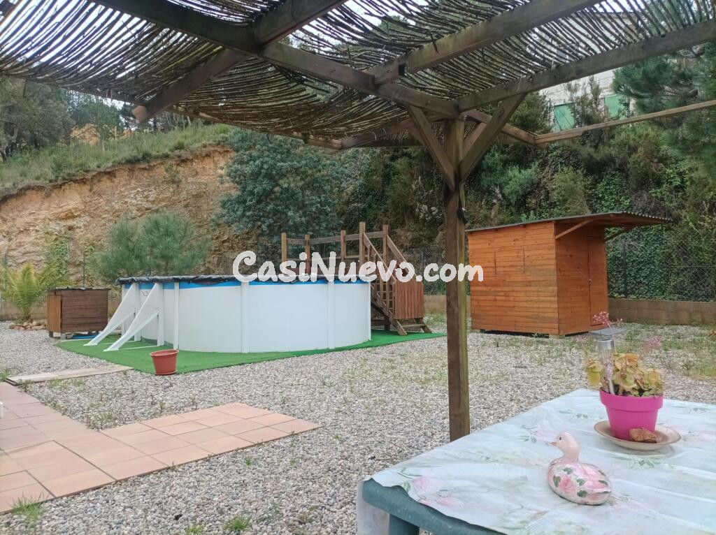 Casa unifamiliar con piscina en Montbarbat