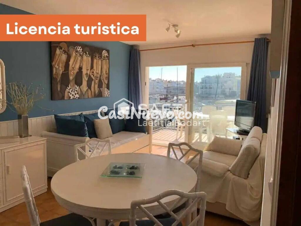 Amplio apartamento renovado de 2 dormitorios con terrazas y vistas al canal – Empuriabrava