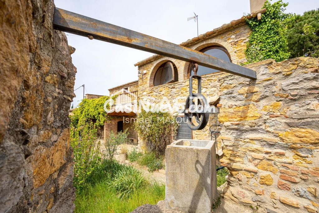 Masía de 8 habitaciones ideal para turismo rural en La Bisbal d’Empordà