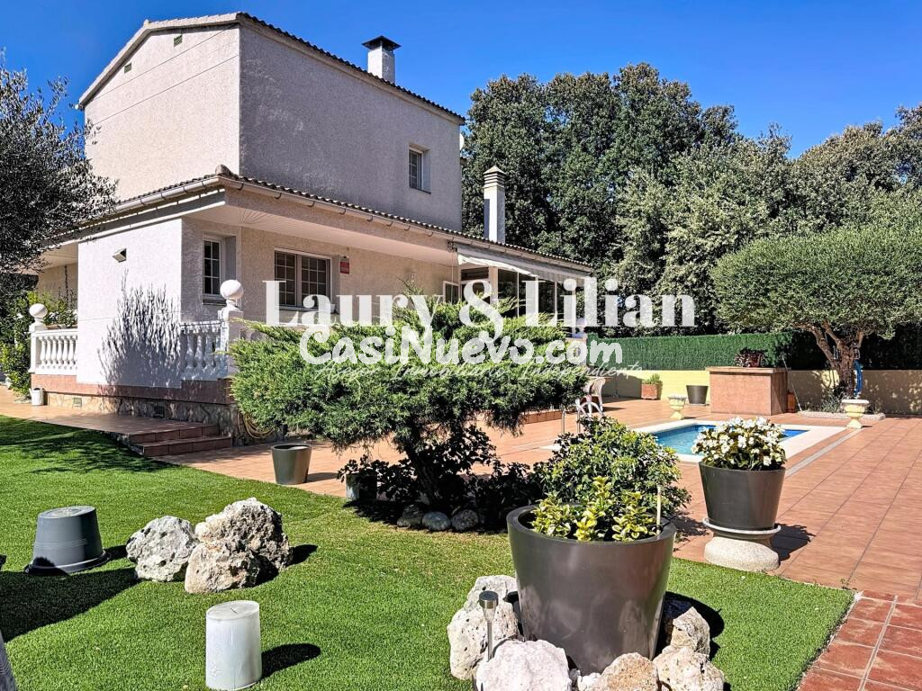 ¡Nuevo! Casa de 4 dormitorios, piscina, garaje, caseta de piscina.