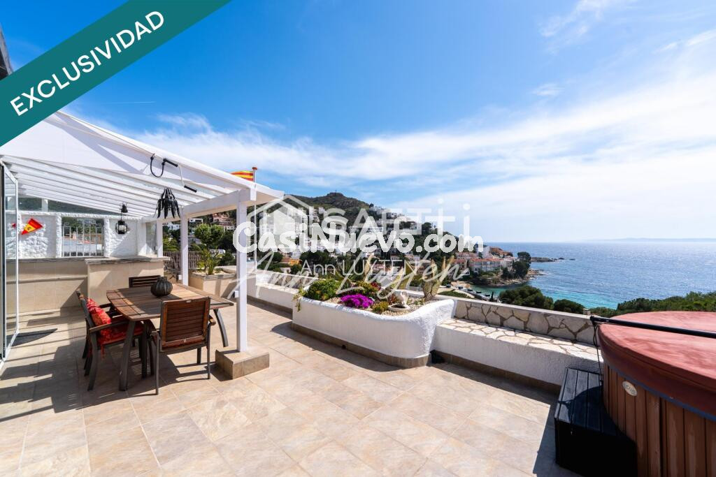 Atico vistas bahia de Roses con garaje 3 coches