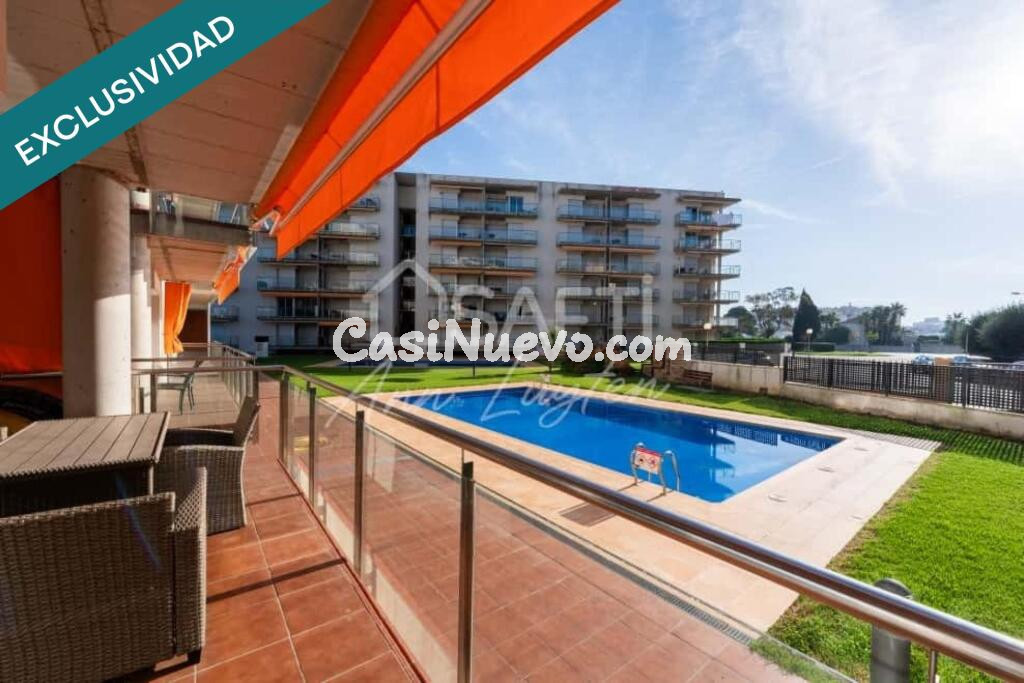 Piso con parking privado, trastero y piscina Roses