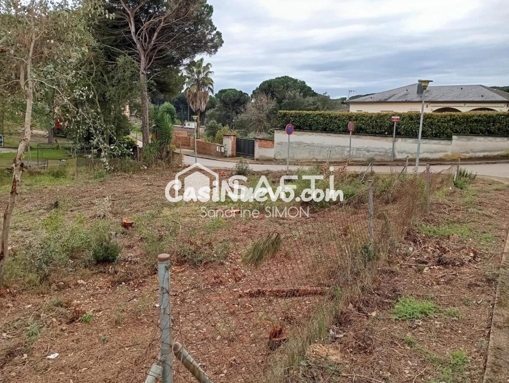 PARCELA PLANA CERCA DEL PUEBLO de VIDRERES